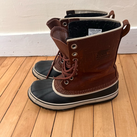 Women’s Sorel Winter Boots - Picture 3 of 5